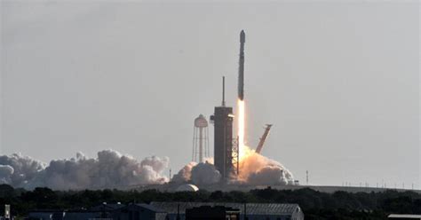 SpaceX launches 60 more Starlink satellites in fast-growing constellation - CBS News