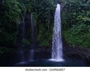 Curug Luhur Beautiful Waterfall Located Bogor Stock Photo 2169062857 ...