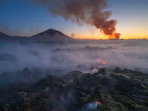 Stunning Nighttime Pictures of Chilean Volcano Erupting