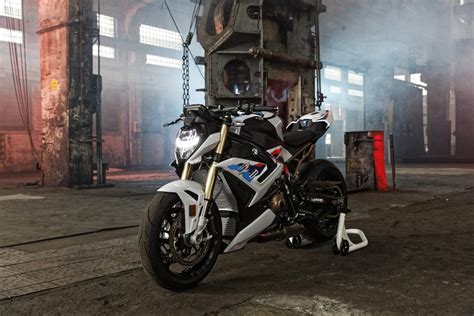 2021 BMW S1000R發表：德系戰鬥街車揮別大小眼，完整電控科技大進化！