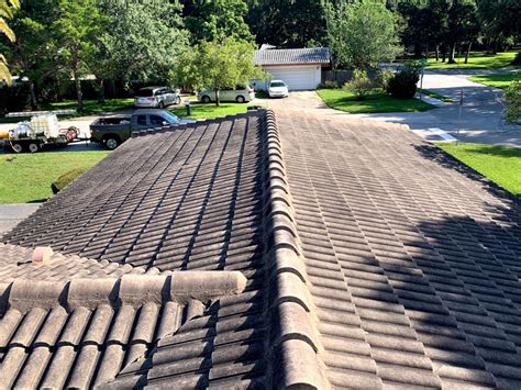 ROOF SOFT WASHING - THE MOST GENTLE METHOD TO CLEAN YOUR ROOF ...