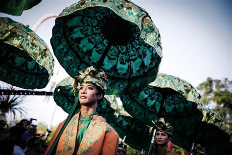 Denpasar, Bali - Bali International Art Festival - Pictures - CBS News