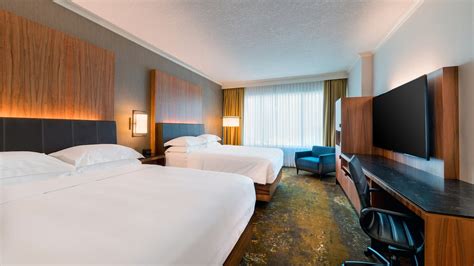 Downtown Calgary Hotel Rooms & Suites | Hyatt Regency Calgary