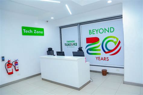 Safaricom opens newly refurbished & tech driven Moi Avenue retail shop ...