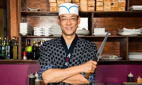 A Sushi Chef Teaches Us How to Eat Omakase