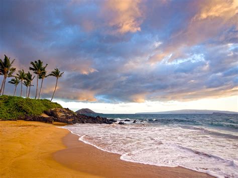 The Best Hidden Beaches in Hawaii - Photos - Condé Nast Traveler