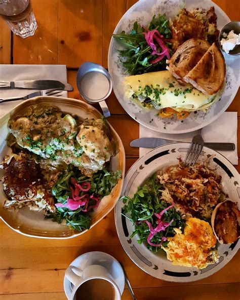 12 Best Brunch Spots In Toronto For A Hearty Meal (+ what to order)