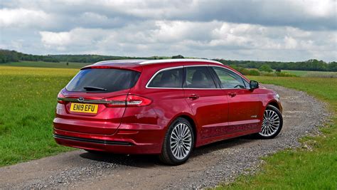 New Ford Mondeo Hybrid Estate 2019 review - pictures | Auto Express