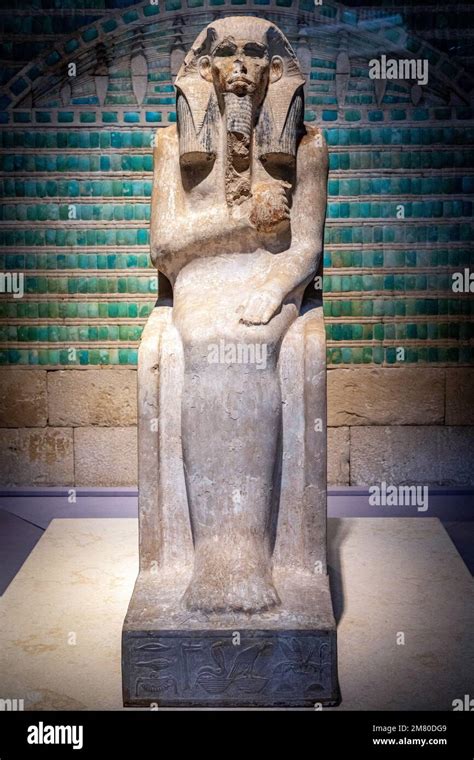 STATUE OF DJOSER, FIRST KING OF THE 3RD DYNASTY AND FOUNDER OF THE OLD ...