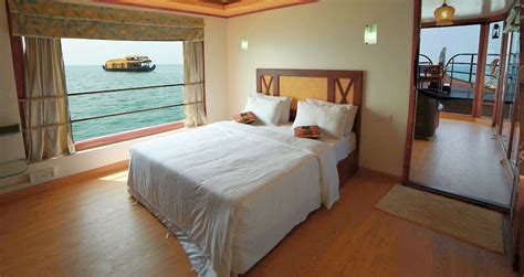 Houseboats tours kerala || Houseboats packages kerala, Alleppy House boats