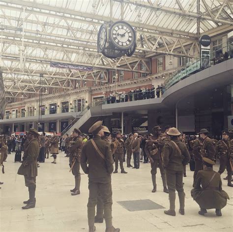 London Waterloo station this morning : pics