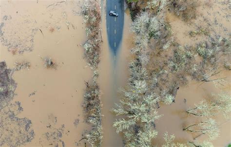 Aerial photos show California's devastating flooding - ABC News