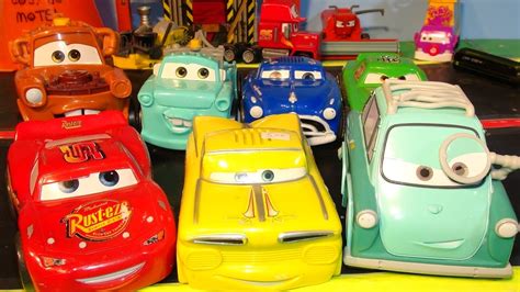 DIsney Pixar Cars Shake and Go Ramone with Lightning McQueen Mater Doc Hudson, Professor ZEE and ...