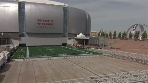 Watch Time-Lapse of Super Bowl Stadium Set Up - NBC News