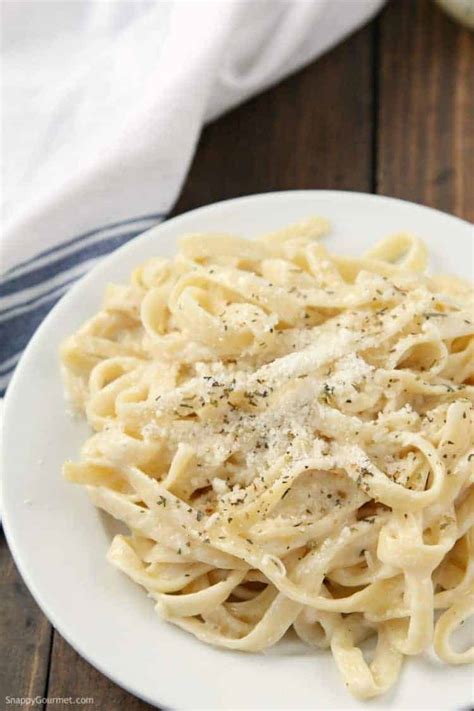 Homemade Alfredo Sauce Recipe - Snappy Gourmet