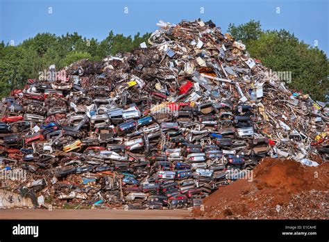 Pile Cars Scrap High Resolution Stock Photography and Images - Alamy