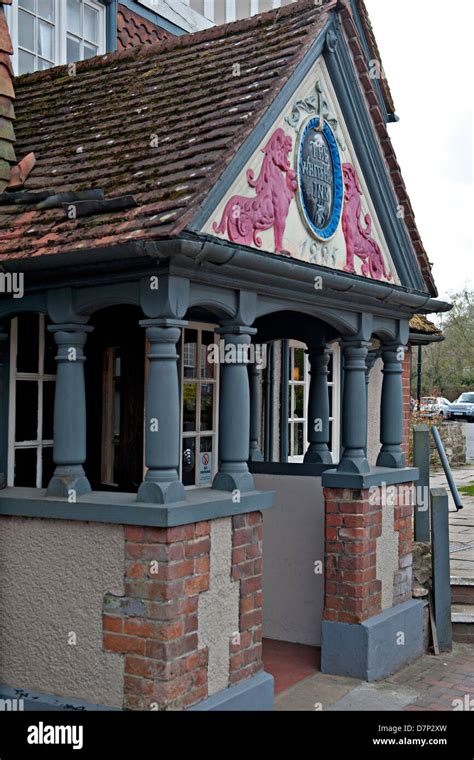 Entrance to the White Hart Public House, Brasted, UK Stock Photo - Alamy