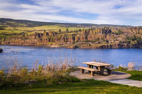 17 Amazing Spots to Go Camping on The Columbia River Gorge