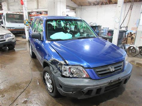 Parting out 2001 Honda CR-V - Stock # 190524 - Tom's Foreign Auto Parts - Quality Used Auto Parts