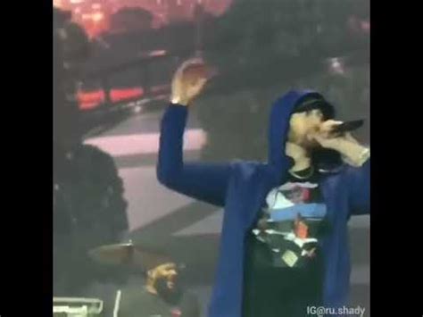 Eminem - Live Killshot in Tribune - YouTube