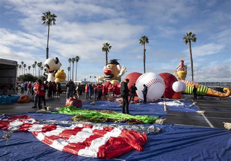 The Holiday Bowl Parade Rolls On - The San Diego Union-Tribune