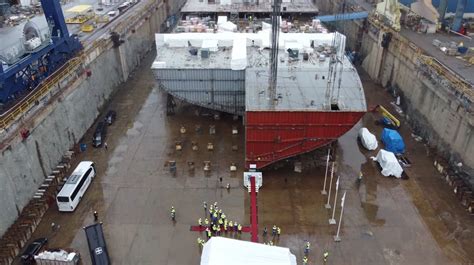 Construction progresses on first LNG-powered vessel for Royal Caribbean ...