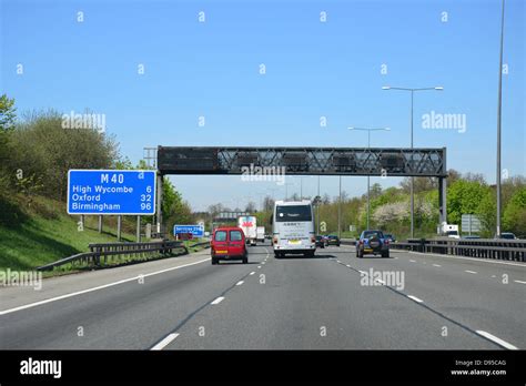 M40 Motorway near junction 1, Buckinghamshire, England, United Kingdom Stock Photo - Alamy