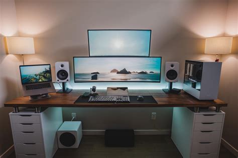 A classic widescreen setup for developers - Minimal Desk Setups