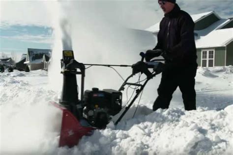 Toro SnowMaster 724 QXE (36002) Review | SnowBlowers.net