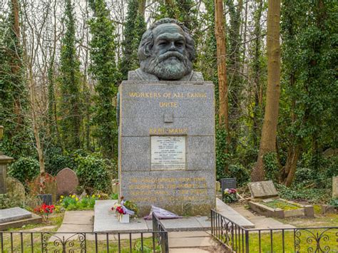 Karl Marx Grave In London Stock Photo - Download Image Now - iStock