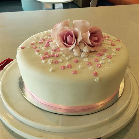 Pink hearts and flowers cake | Cake, Desserts, Pink heart