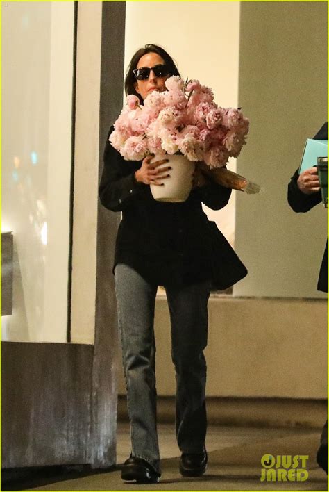 Brad Pitt Sent Girlfriend Ines de Ramon Flowers on Valentine's Day ...