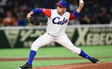 Cuban Baseball Team Prepares to Face USA