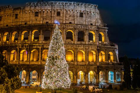 10 Christmas Traditions around the World
