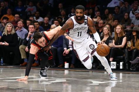 ¿Polémica? Kyrie Irving elegido entre los mejores en la historia de la NBA