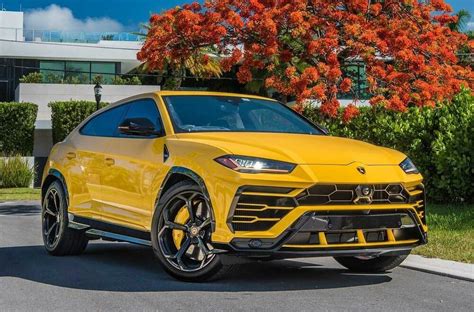 Rent Lamborghini URUS Yellow in Miami - Pugachev Luxury Car Rental