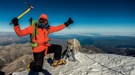 Summit Mount Elbrus (5,642m) solo, unguided – Run Across Nepal