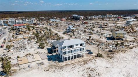 Hurricane Michael 2018 video: Building partially collapses as storm lashes Panama City Beach ...