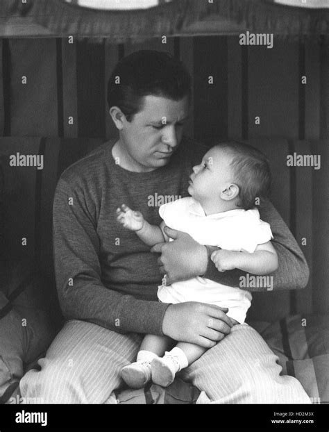 Stuart Erwin, with his son, Stuart, Jr., 1933 Stock Photo - Alamy