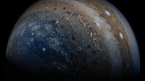 Enhance! NASA eyes Jupiter's crazy multicolored clouds - CNET