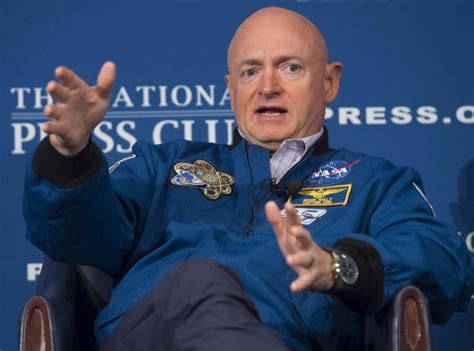 Former NASA astronaut Mark Kelly seeking Arizona Senate seat - Breitbart