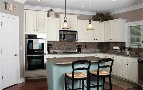 10 Stylish Kitchen Color Ideas With White Cabinets 2024