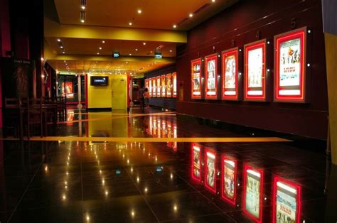 New Cinema, Cinema Film, Movie Theater Aesthetic, Theatre Hall ...