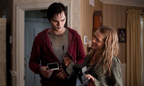 Warm Bodies movie review & film summary (2013) | Roger Ebert