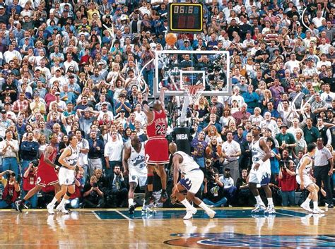 100 Greatest Sports Photos of All-Time | Michael jordan basketball, Jordan bulls, Michael jordan