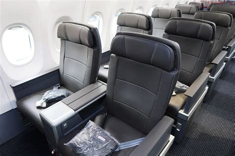 Flight Review: American Airlines Boeing 737 MAX, First Class