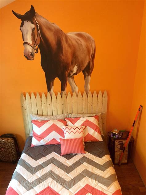 Girls bedroom, horse lover, picket fence headboard. Bedroom Themes, Girls Bedroom, Picket Fence ...