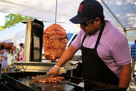 IMG_5962-Vendor-prepares-food-at-the-Mexican-Independence-Day-Celebration-in-Bridgeton | Unidos ...