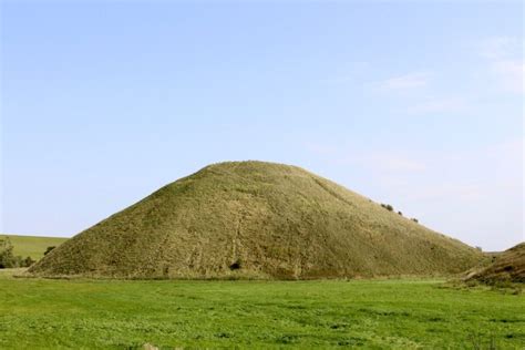 Mysteries of Silbury Hill - Historic Mysteries