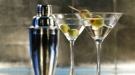 How to Make the Four Seasons' Gin Martini | GQ